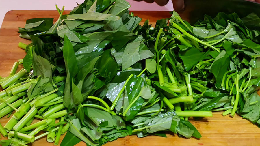 炒空心菜，最忌直接下锅炒，教你饭店不外传技巧，叶嫩梗脆不发黑!