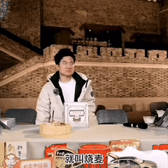 董宇辉道歉，为什么让南北吃货们吵翻了