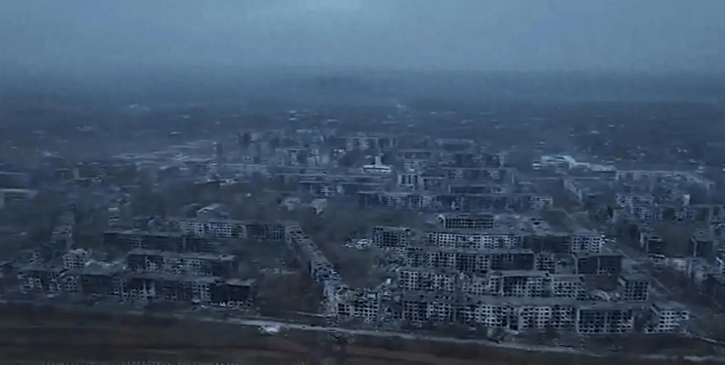 红军城的战役或以彻底结束,乌克兰“第三首都”也沦陷,雪崩式失败在等着泽连斯基