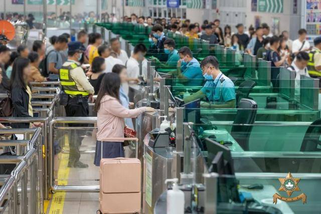 澳门今年出入境总人次突破两亿,刷新最快纪录!