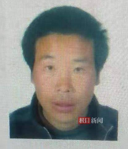 男子追赶偷狗贼遭棒击并被毒针射死,15年后一主犯仍在逃,受害者儿子:想为父亲申报见义勇为