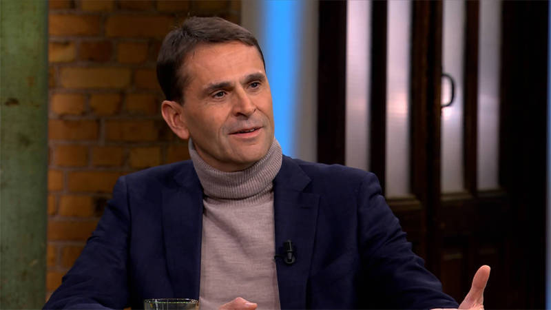 阿斯麦CEO就安世半导体事件表态:此事凸显供应链脆弱性,对话可防止争端升级 阿斯麦CEO就安世半导体事件表态:此事凸显供应链脆弱性,对话可防止争端升级