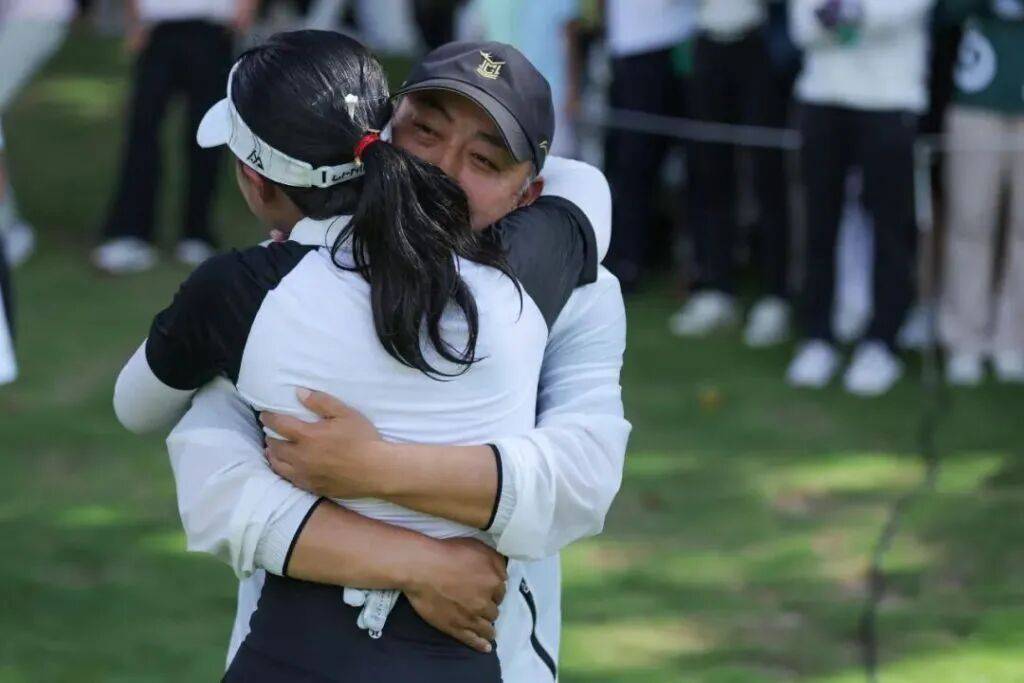 刘国梁15岁女儿首战全运会,成绩出炉!刘国梁也来到比赛现场加油 刘国梁15岁女儿首战全运会,成绩出炉!刘国梁也来到比赛现场加油