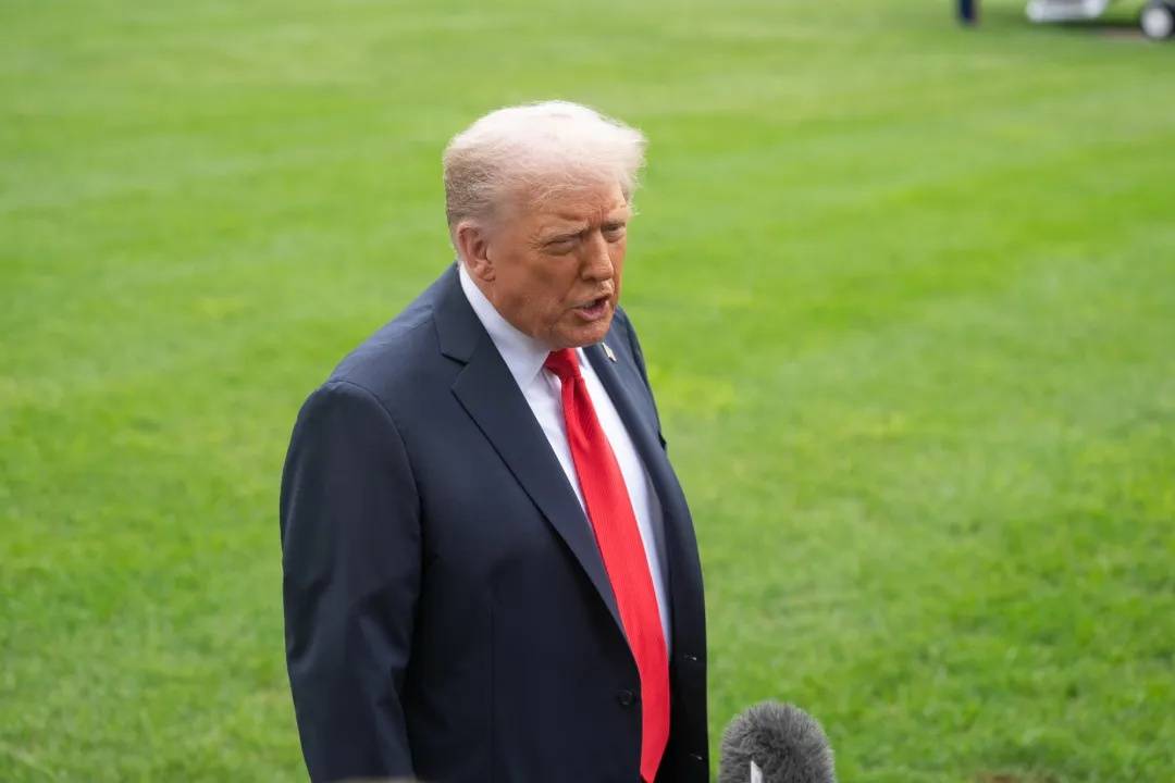 特朗普:美国当年“愚蠢地”放手,导致台湾现在生产了几乎100%的芯片,太丢脸了